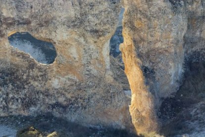 Espectaculares formaciones calcáreas en 'la Capadocia soriana', junto al pueblo de Aguaviva de la Vega.