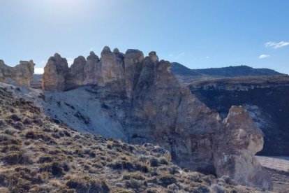 Espectaculares formaciones calcáreas en 'la Capadocia soriana', junto al pueblo de Aguaviva de la Vega.