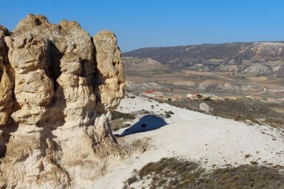 Espectaculares formaciones calcáreas en 'la Capadocia soriana', junto al pueblo de Aguaviva de la Vega.