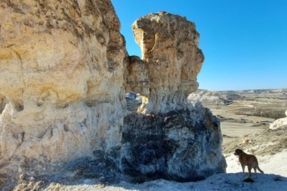 Espectaculares formaciones calcáreas en 'la Capadocia soriana', junto al pueblo de Aguaviva de la Vega.