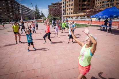 Clase de zumba con la candidata del PP al Ayuntamiento de Soria.-GONZALO MONTESEGURO