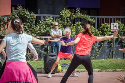 Clase de zumba con la candidata del PP al Ayuntamiento de Soria.-GONZALO MONTESEGURO