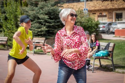 Clase de zumba con la candidata del PP al Ayuntamiento de Soria.-GONZALO MONTESEGURO