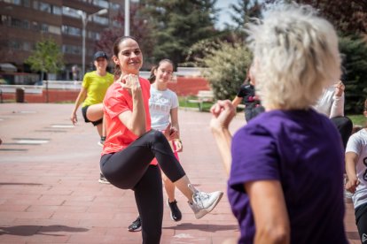 Clase de zumba con la candidata del PP al Ayuntamiento de Soria.-GONZALO MONTESEGURO