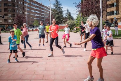 Clase de zumba con la candidata del PP al Ayuntamiento de Soria.-GONZALO MONTESEGURO