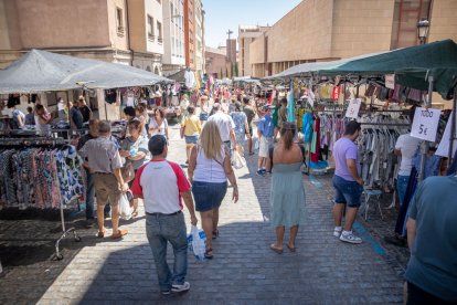 Traslado del mercadillo de Soria a las calles Sagunto y Vicente Tutor. GONZALO MONTESEGURO