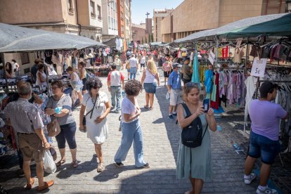 Traslado del mercadillo de Soria a las calles Sagunto y Vicente Tutor. GONZALO MONTESEGURO
