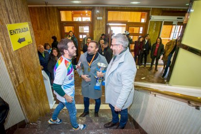 Ruta del equipo por el patrón y las instituciones. MARIO TEJEDOR (48)