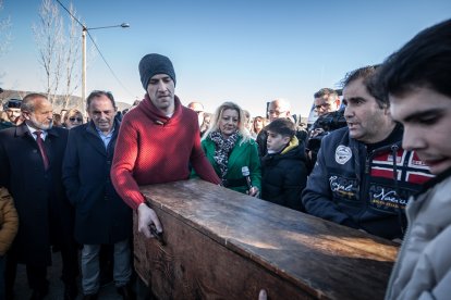 Almarza y San Andrés cumplen con la tradición del Arca.-GONZALO MONTESEGURO