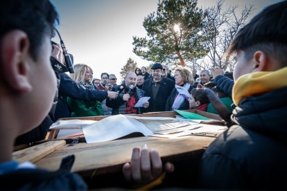 Almarza y San Andrés cumplen con la tradición del Arca.-GONZALO MONTESEGURO