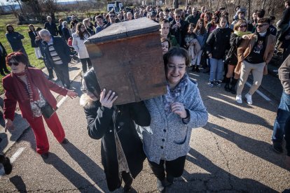 Almarza y San Andrés cumplen con la tradición del Arca.-GONZALO MONTESEGURO