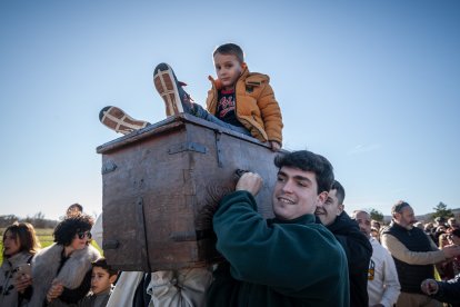 Almarza y San Andrés cumplen con la tradición del Arca.-GONZALO MONTESEGURO
