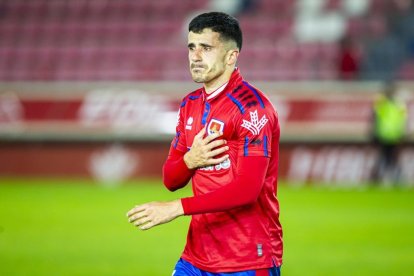 Tamayo jugaba sus primeros minutos con la camiseta del Numancia tras la lesión. MARIO TEJEDOR