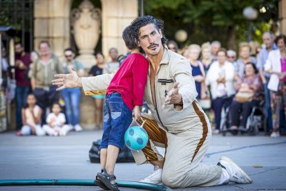 Festival de teatro de calle - MARIO TEJEDOR (20)