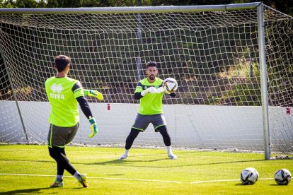 La vuelta del CD Numancia a los entrenamientos - MARIO TEJEDOR (34)