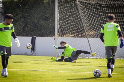 La vuelta del CD Numancia a los entrenamientos - MARIO TEJEDOR (36)