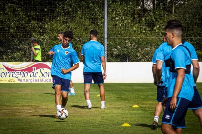 La vuelta del CD Numancia a los entrenamientos - MARIO TEJEDOR (42)