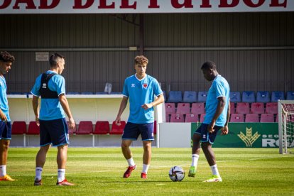 La vuelta del CD Numancia a los entrenamientos - MARIO TEJEDOR (50)
