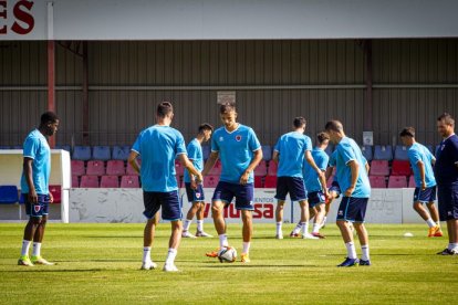 La vuelta del CD Numancia a los entrenamientos - MARIO TEJEDOR (56)