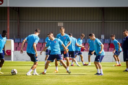 La vuelta del CD Numancia a los entrenamientos - MARIO TEJEDOR (57)