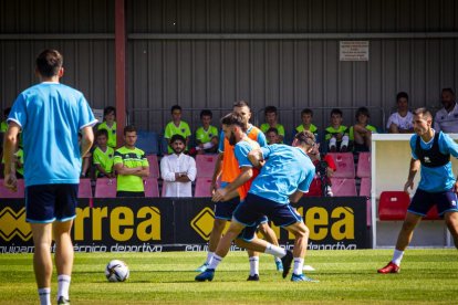 La vuelta del CD Numancia a los entrenamientos - MARIO TEJEDOR (68)