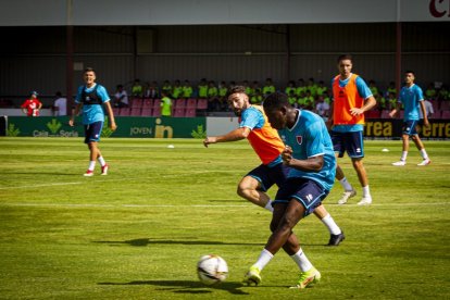 La vuelta del CD Numancia a los entrenamientos - MARIO TEJEDOR (75)