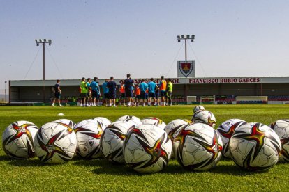 La vuelta del CD Numancia a los entrenamientos - MARIO TEJEDOR (79)