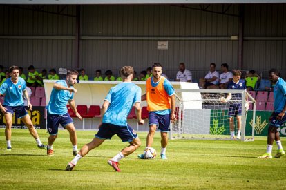 La vuelta del CD Numancia a los entrenamientos - MARIO TEJEDOR (86)