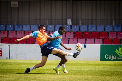 La vuelta del CD Numancia a los entrenamientos - MARIO TEJEDOR (89)
