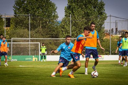 La vuelta del CD Numancia a los entrenamientos - MARIO TEJEDOR (92)