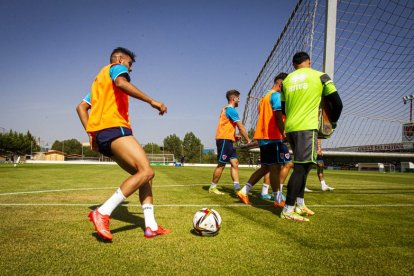 La vuelta del CD Numancia a los entrenamientos - MARIO TEJEDOR (95)