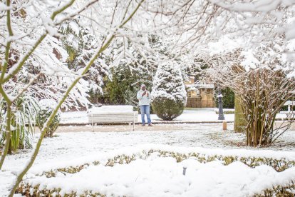 La nieve da paso a una mañana de fotos invernales. MARIO TEJEDOR (10)