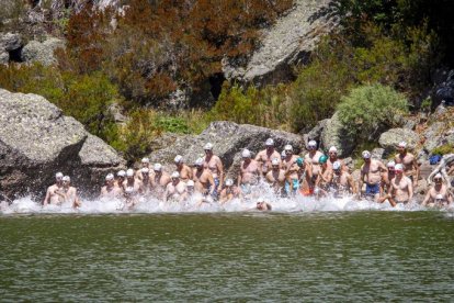 LXV Travesía a nado a la Laguna negra - MARIO TEJEDOR (93)