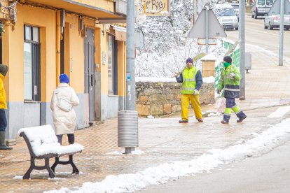 La nieve da paso a una mañana de fotos invernales. MARIO TEJEDOR (44)
