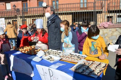Campaña por la paz en Ucrania en San Leonardo. RAQUEL FERNÁNDEZ (5)