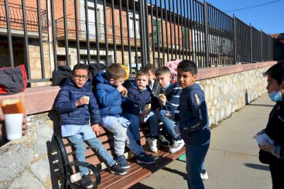 Campaña por la paz en Ucrania en San Leonardo. RAQUEL FERNÁNDEZ (8)