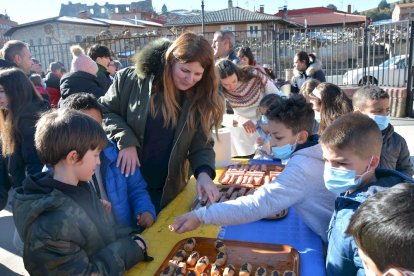 Campaña por la paz en Ucrania en San Leonardo. RAQUEL FERNÁNDEZ (9)