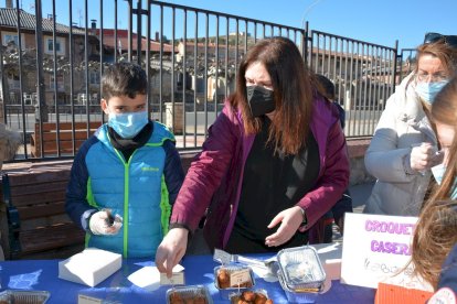 Campaña por la paz en Ucrania en San Leonardo. RAQUEL FERNÁNDEZ (14)