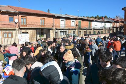 Campaña por la paz en Ucrania en San Leonardo. RAQUEL FERNÁNDEZ (15)