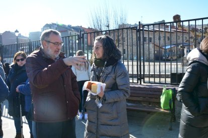 Campaña por la paz en Ucrania en San Leonardo. RAQUEL FERNÁNDEZ (16)
