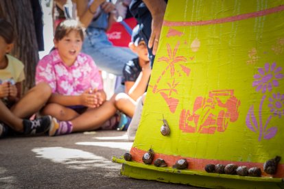 Carrera de caracoles en Peroniel.-G. MONTESEGURO