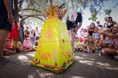 Carrera de caracoles en Peroniel.-G. MONTESEGURO