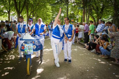 Desfile de peñas en el Domingo de calderas - MARIO TEJEDOR (10)