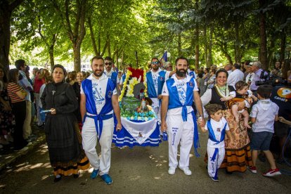 Desfile de peñas en el Domingo de calderas - MARIO TEJEDOR (12)