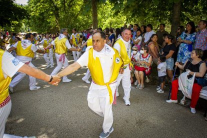 Desfile de peñas en el Domingo de calderas - MARIO TEJEDOR (21)