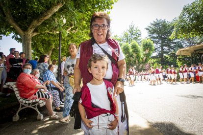 Desfile de peñas en el Domingo de calderas - MARIO TEJEDOR (27)