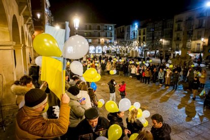 Concentración de apoyo al pueblo ucraniano. MARIO TEJEDOR (8)
