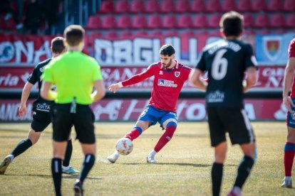 El Numancia remontaba ante el Nástic en una gran segunda parte. G.M.