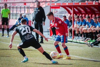 El Numancia remontaba ante el Nástic en una gran segunda parte. G.M.