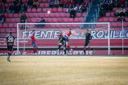 El Numancia remontaba ante el Nástic en una gran segunda parte. G.M.
